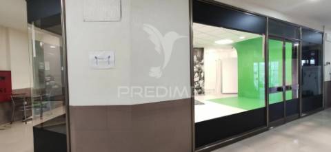 Vende-se loja - alverca do ribatejo