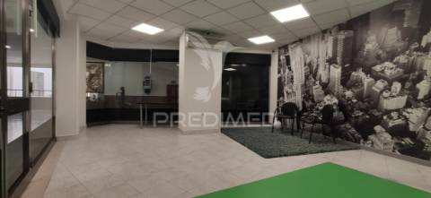 Vende-se loja - alverca do ribatejo