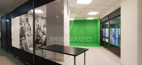 Vende-se loja - alverca do ribatejo