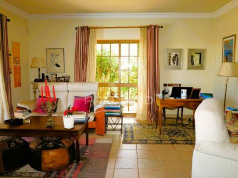 Moradia t4 com vista mar em alporchinhos , porches algarve