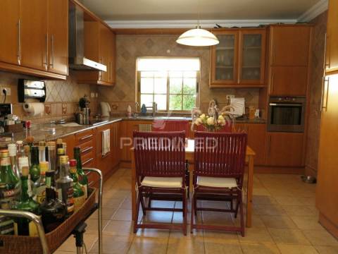 Moradia t4 com vista mar em alporchinhos , porches algarve