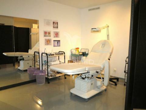 Moradia t4 com vista mar em alporchinhos , porches algarve