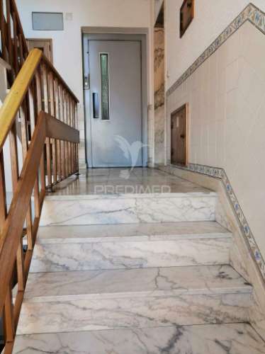 Excelente apartamento t2 com garagem  em zona nobre de alcanena