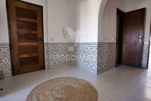 Excelente apartamento t2 com garagem  em zona nobre de alcanena