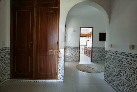 Excelente apartamento t2 com garagem  em zona nobre de alcanena