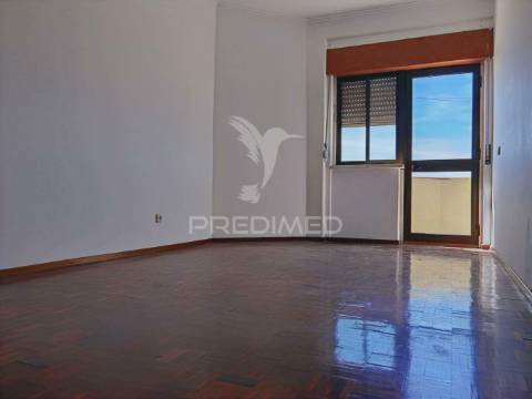 Excelente apartamento t2 com garagem  em zona nobre de alcanena