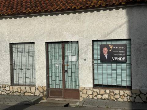 Moradias + terreno rústico