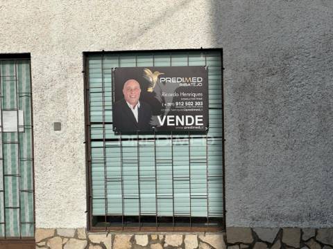 Moradias + terreno rústico