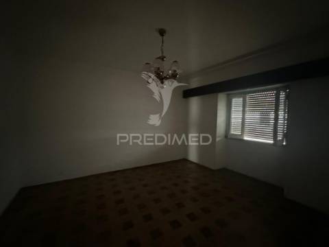 Moradias + terreno rústico