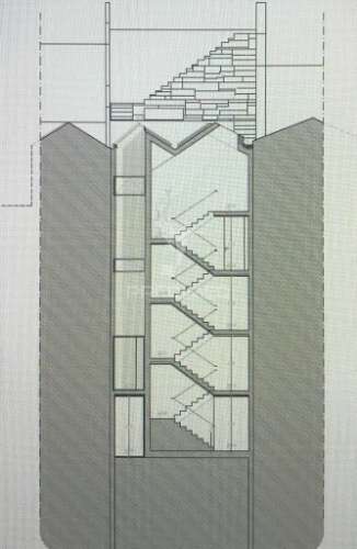 Prédio à ribeira com vistas de rio-porto