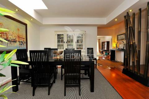 Moradia t2+1 , vista de mar, em condomínio no estoril