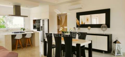 Pequeno paraíso em algoz t8 com piscina