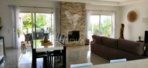 Pequeno paraíso em algoz t8 com piscina