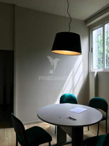 Prédio fachada oitocentista-ao metro marquês-porto