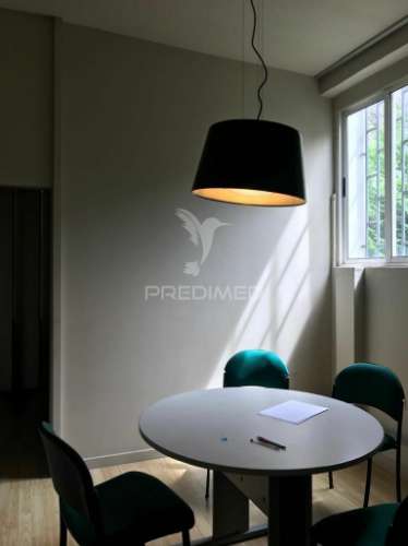 Prédio fachada oitocentista-ao metro marquês-porto