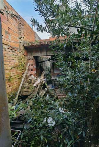 Moradia na aldeia do espinheiro para restaurar