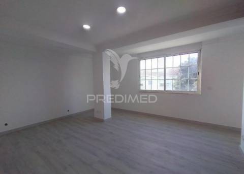 Moradia t3 + 3 com um otimo  terraço