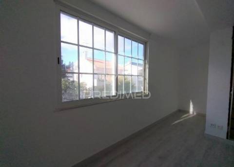 Moradia t3 + 3 com um otimo  terraço