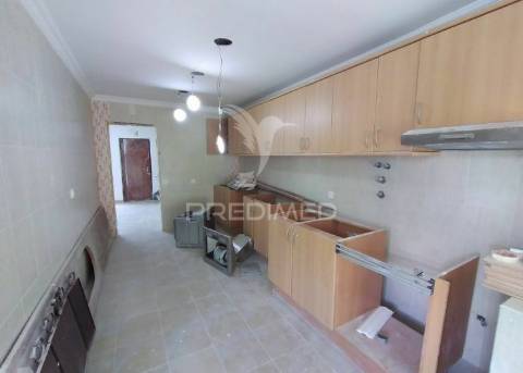 Moradia t3 + 3 com um otimo  terraço