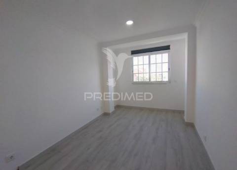 Moradia t3 + 3 com um otimo  terraço