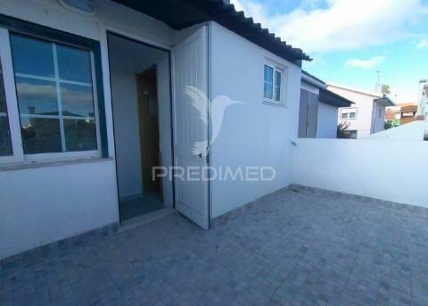 Moradia t3 + 3 com um otimo  terraço