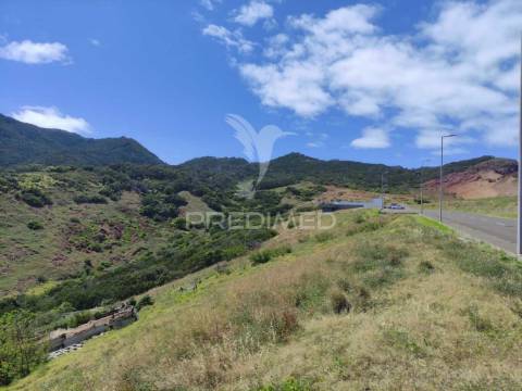 Terreno com 50 hectares situado no caniçal