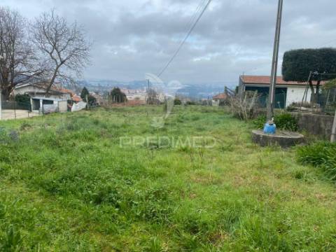 Terreno junto santo tirso / aves