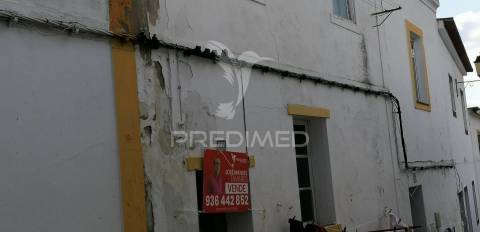 Imóvel na zona central de arronches