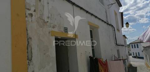 Imóvel na zona central de arronches