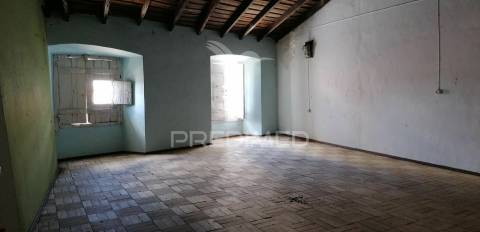 Imóvel na zona central de arronches