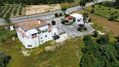 Quinta com várias casas e armazém, bugalhos / alcanena