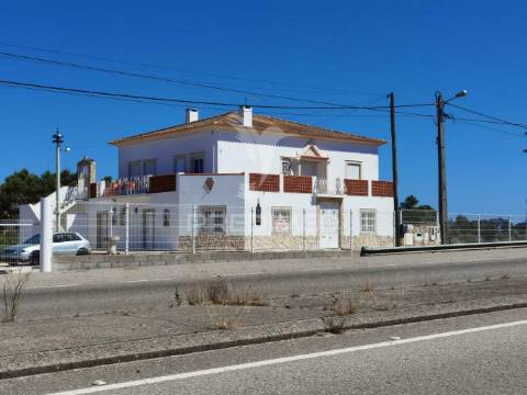 Quinta com várias casas e armazém, bugalhos / alcanena