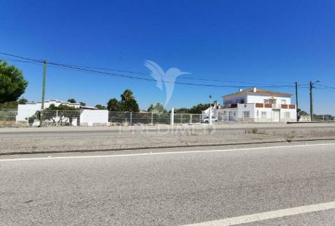 Quinta com várias casas e armazém, bugalhos / alcanena