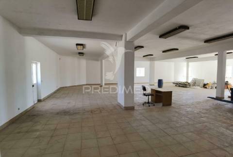 Quinta com várias casas e armazém, bugalhos / alcanena