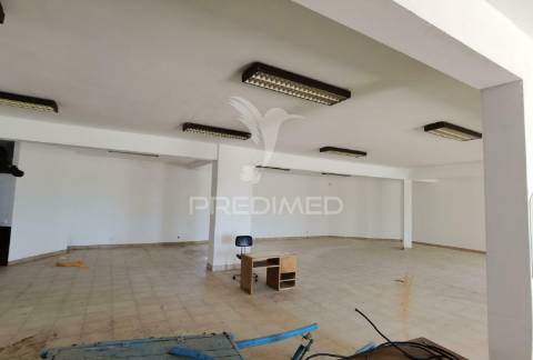 Quinta com várias casas e armazém, bugalhos / alcanena