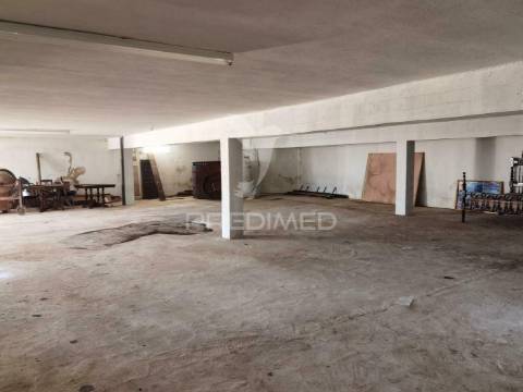 Quinta com várias casas e armazém, bugalhos / alcanena