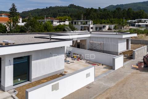 Moradia t3 terrea, amares (novo)