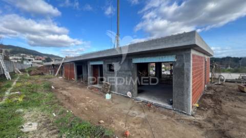 Moradia t3 terrea, amares (novo)