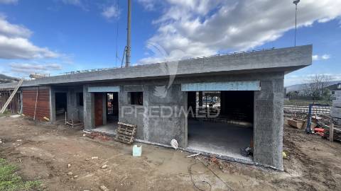 Moradia t3 terrea, amares (novo)