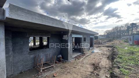 Moradia t3 terrea, amares (novo)