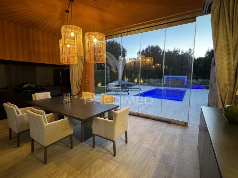 Vilamoura -moradia com localização privilegiada e vista sobre o campo de golfe