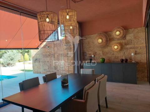 Vilamoura -moradia com localização privilegiada e vista sobre o campo de golfe