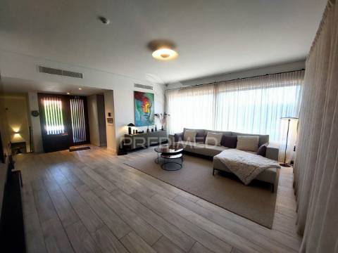 Vilamoura -moradia com localização privilegiada e vista sobre o campo de golfe