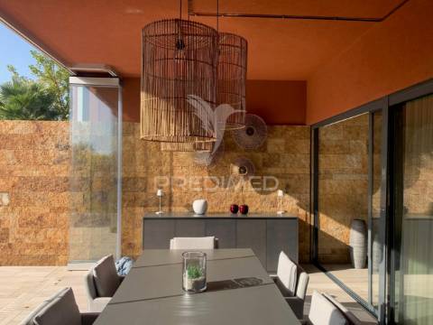 Vilamoura -moradia com localização privilegiada e vista sobre o campo de golfe