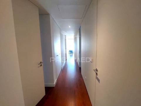 Vilamoura -moradia com localização privilegiada e vista sobre o campo de golfe