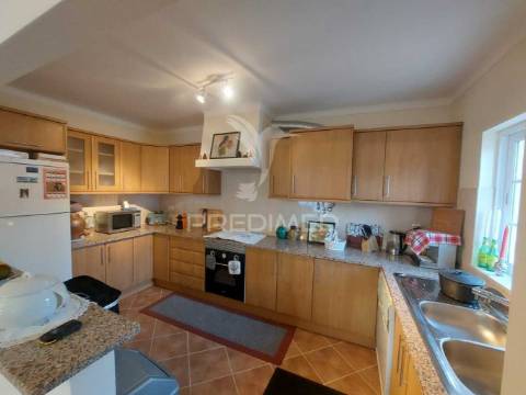 Aljezur - moradia térrea onde o sol bate à porta e a natureza dá os bons dias