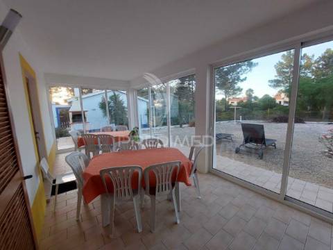 Aljezur - moradia térrea onde o sol bate à porta e a natureza dá os bons dias