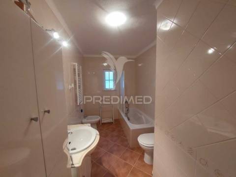 Aljezur - moradia térrea onde o sol bate à porta e a natureza dá os bons dias