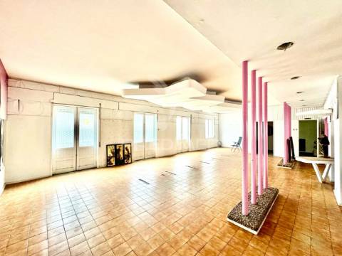 Loja para arrendar -no centro de guimarães