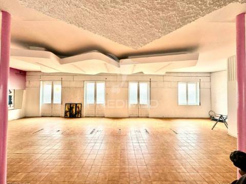 Loja para arrendar -no centro de guimarães